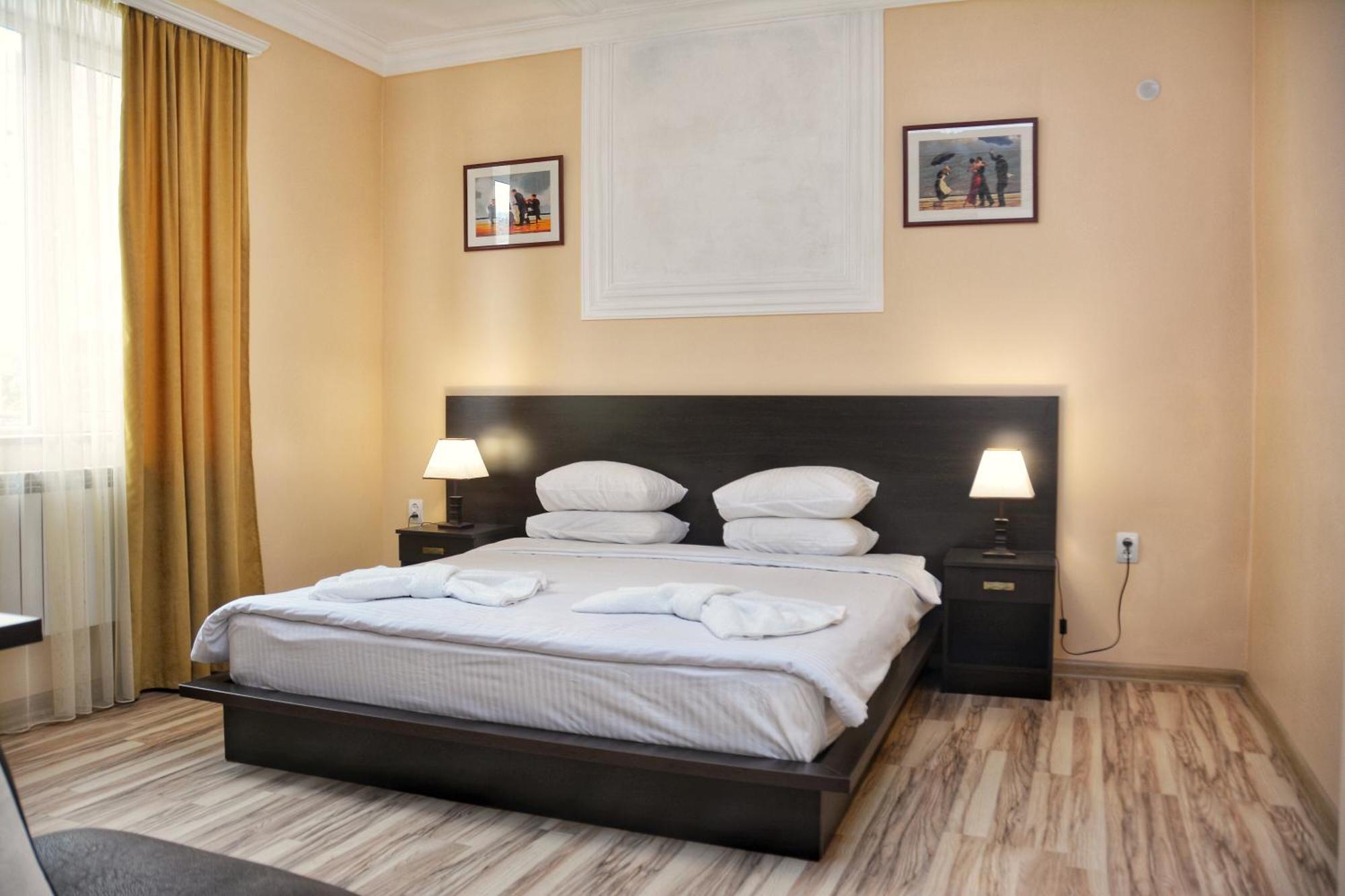 Vayk Hotel Luaran gambar
