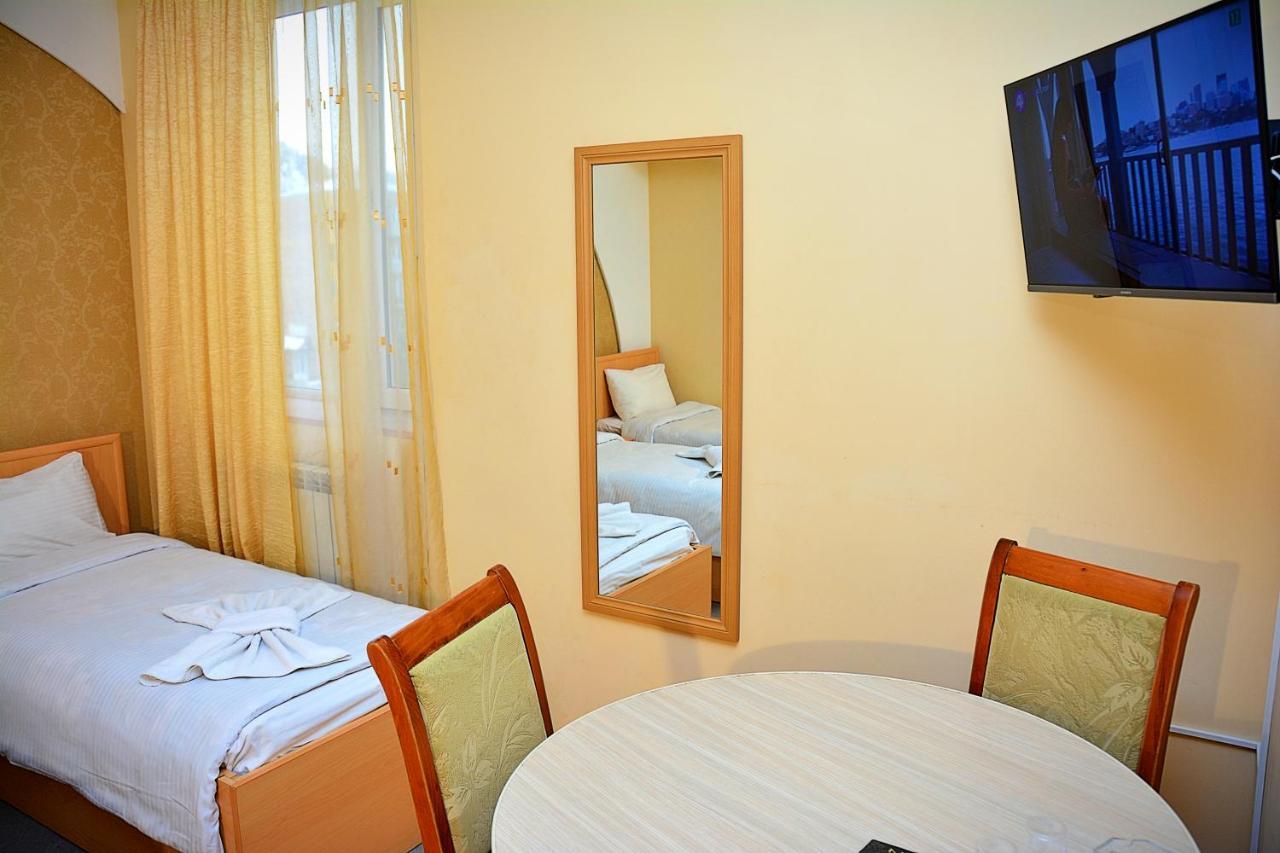 Vayk Hotel Luaran gambar